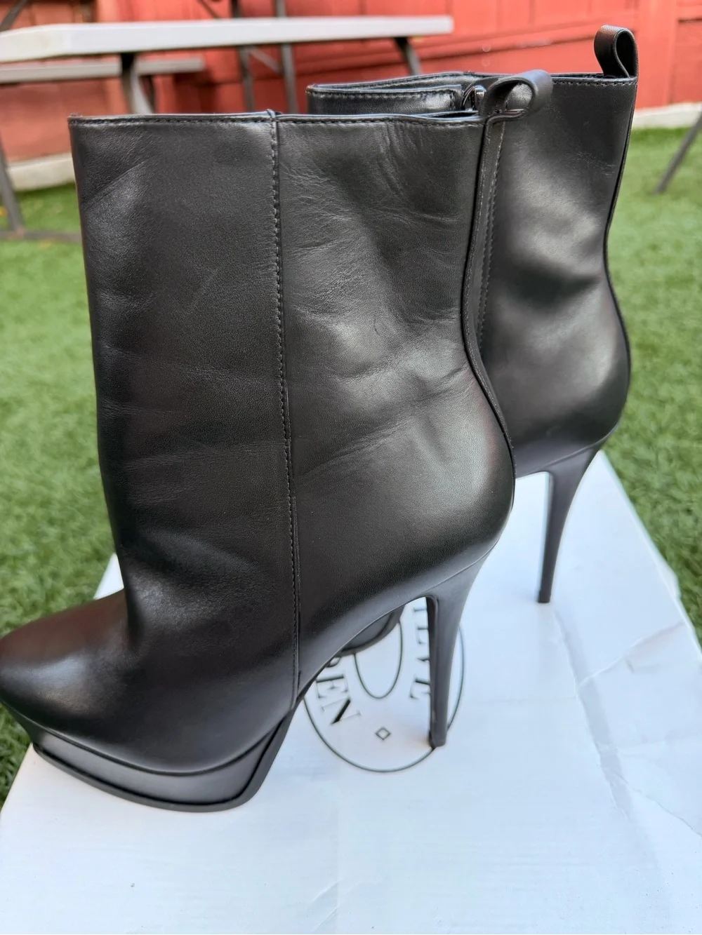Steve Madden Kilo Black Leather Platform Ankle Booties Side Zip Round Toe 8M